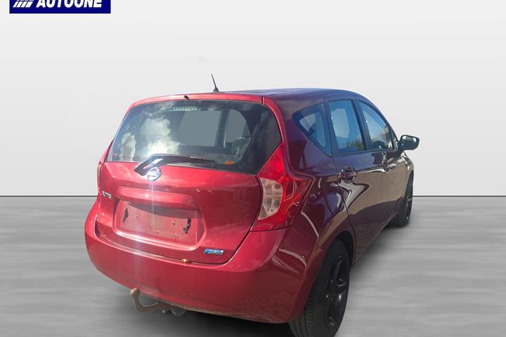 Rød Nissan Note fra 2014