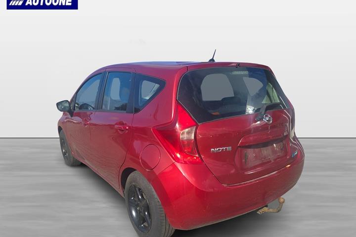Rød Nissan Note fra 2014