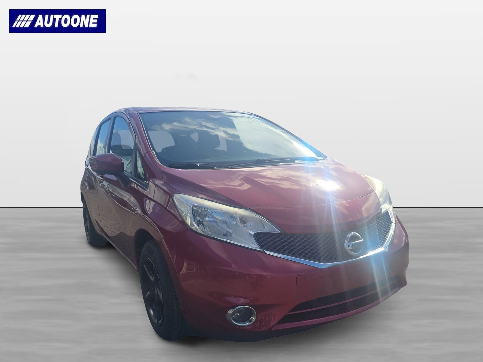 Rød Nissan Note fra 2014