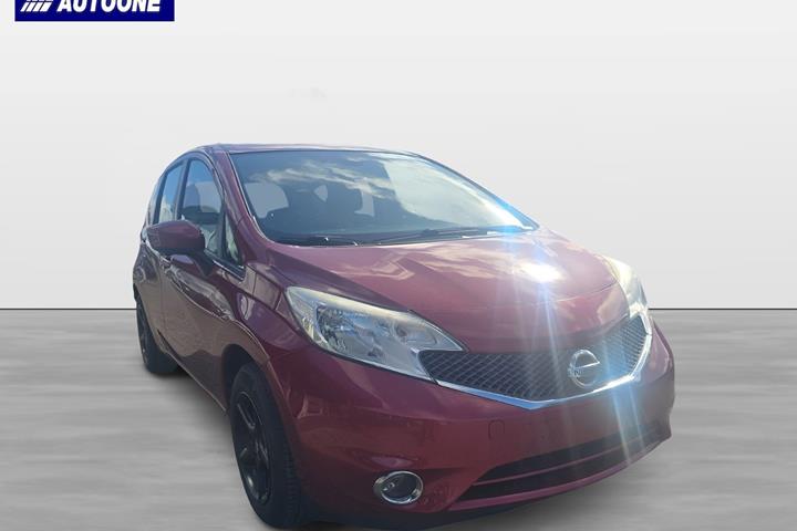 Rød Nissan Note fra 2014