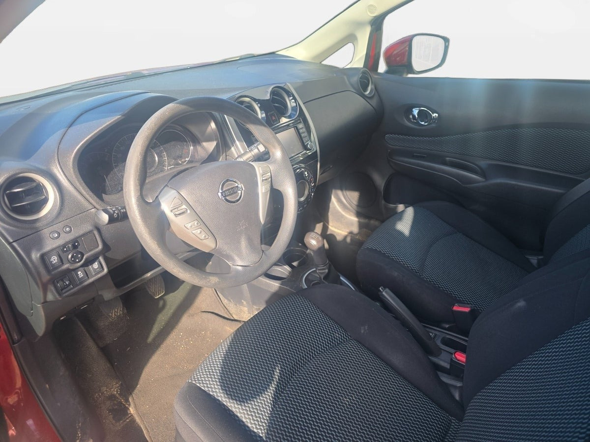Rød Nissan Note fra 2014