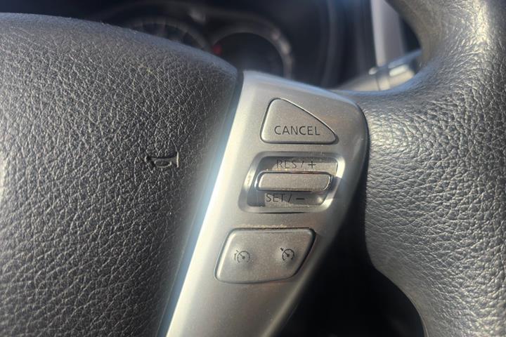 Rød Nissan Note fra 2014