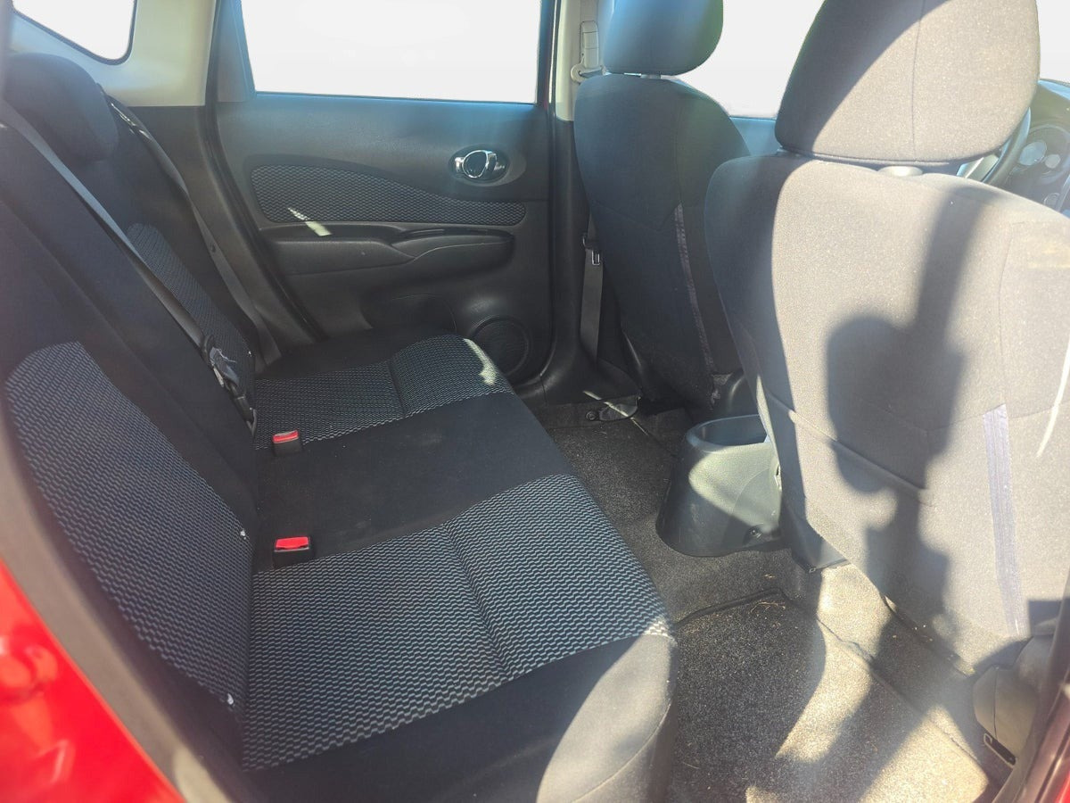 Rød Nissan Note fra 2014