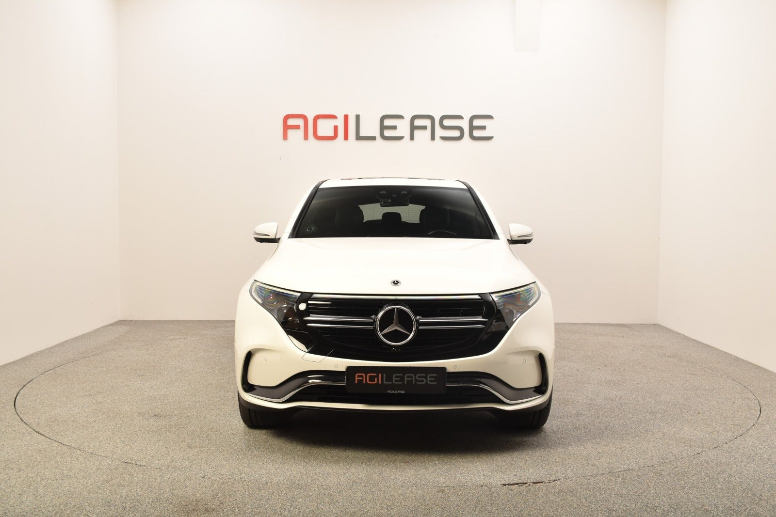 Hvid Mercedes EQC400 fra 2021