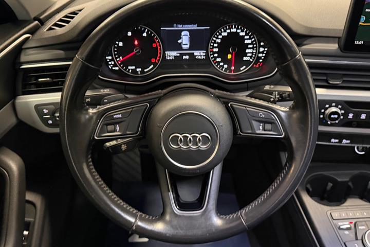 Grå Audi A4 fra 2016