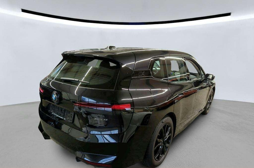 Sort BMW iX fra 2026