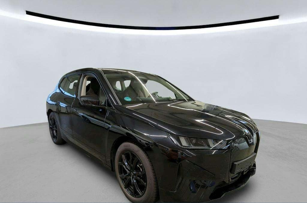 Sort BMW iX fra 2026