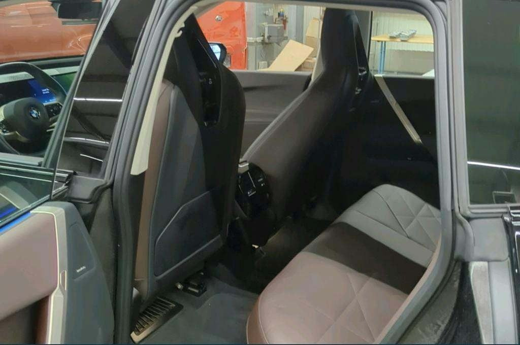 Sort BMW iX fra 2026