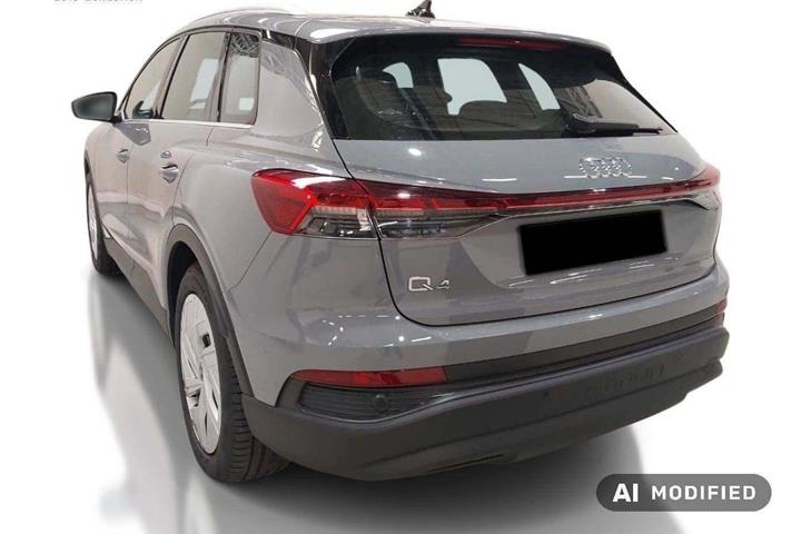 Grå Audi Q4 e-tron fra 2024