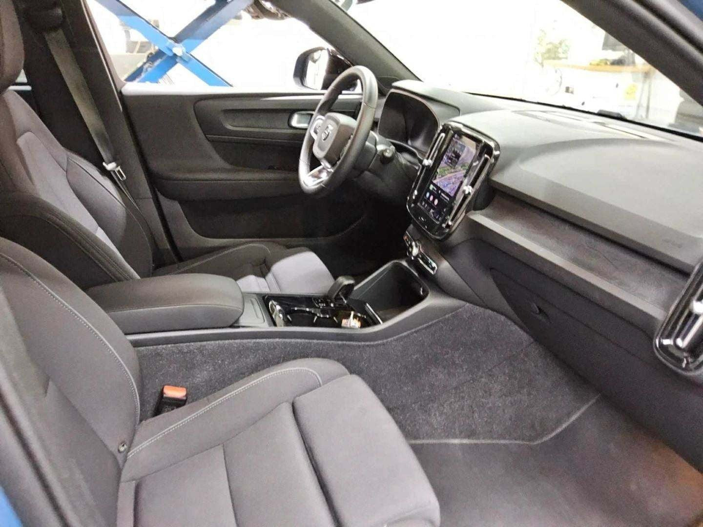 Sort Volvo XC40 fra 2023