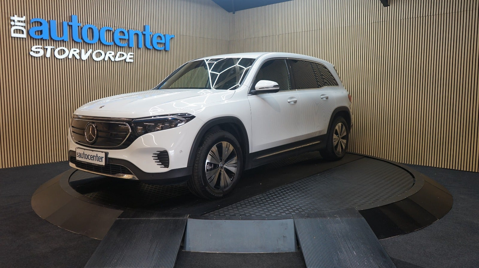 Hvid Mercedes EQB250+ fra 2024