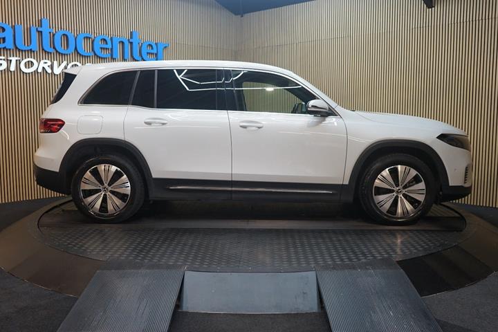 Hvid Mercedes EQB250+ fra 2024
