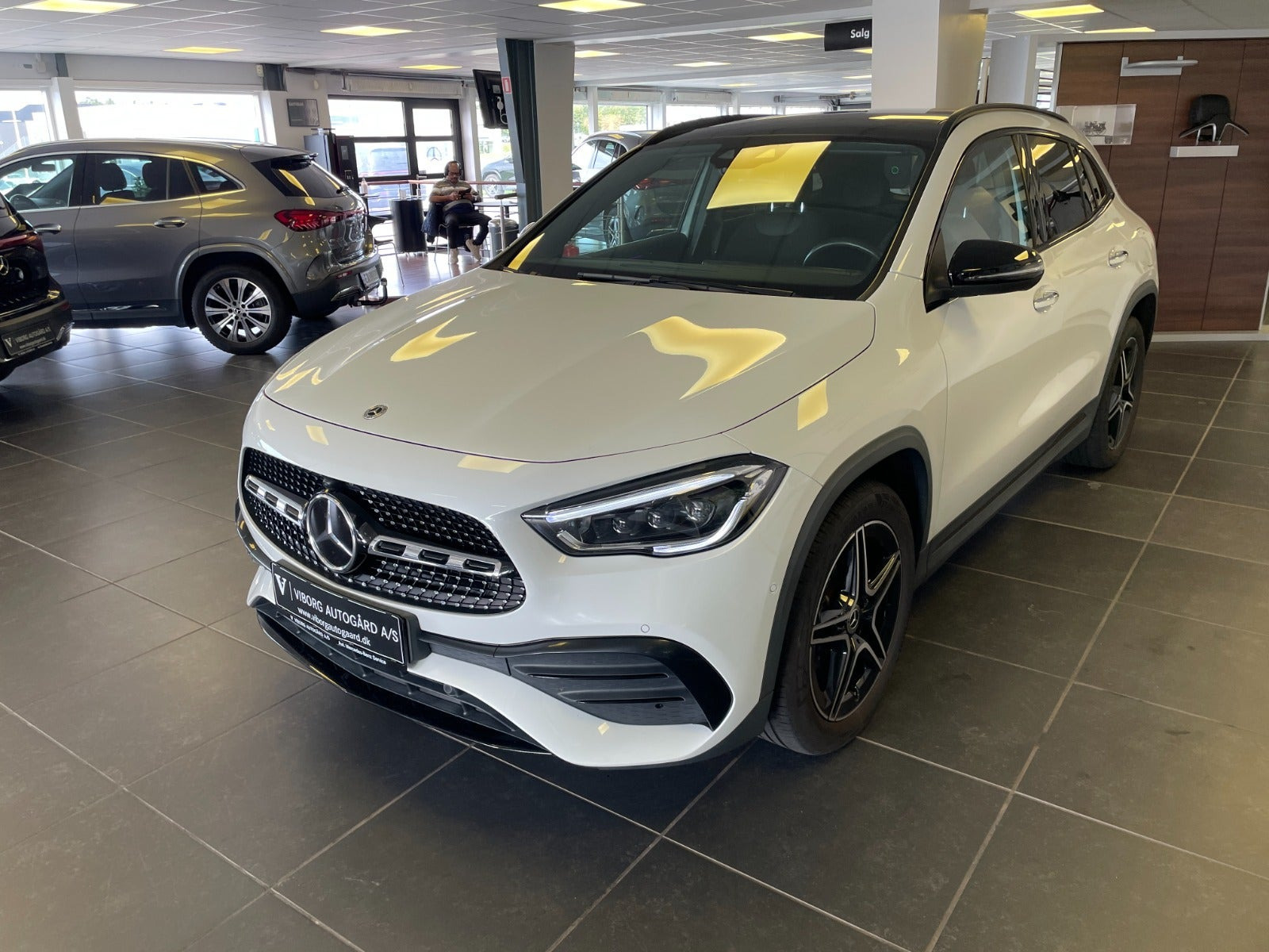 Hvid Mercedes GLA250 e fra 2022