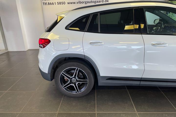 Hvid Mercedes GLA250 e fra 2022