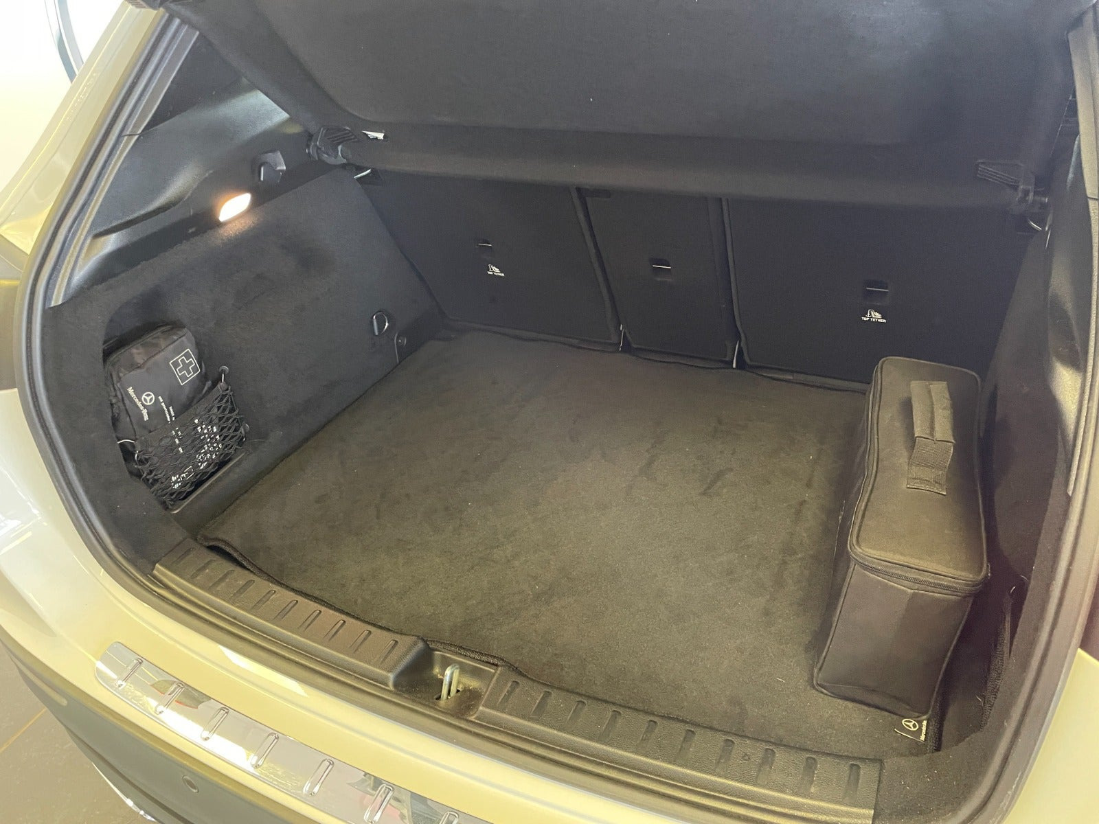 Hvid Mercedes GLA250 e fra 2022
