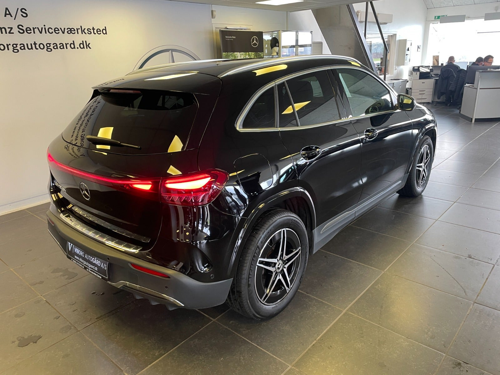 Sort Mercedes EQA250+ fra 2025