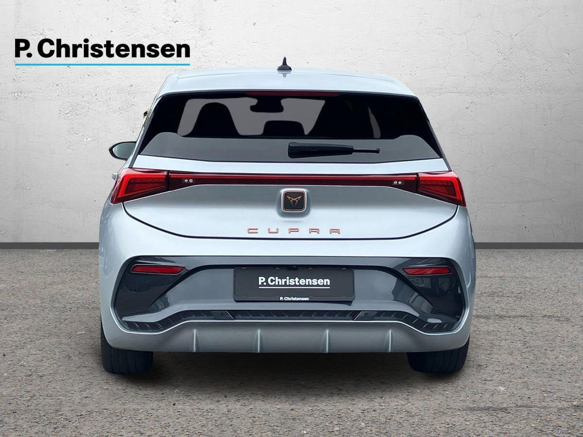 Sølv Cupra Born fra 2023
