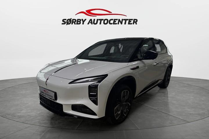 Hvid Hongqi EHS7 fra 2026 set udefra