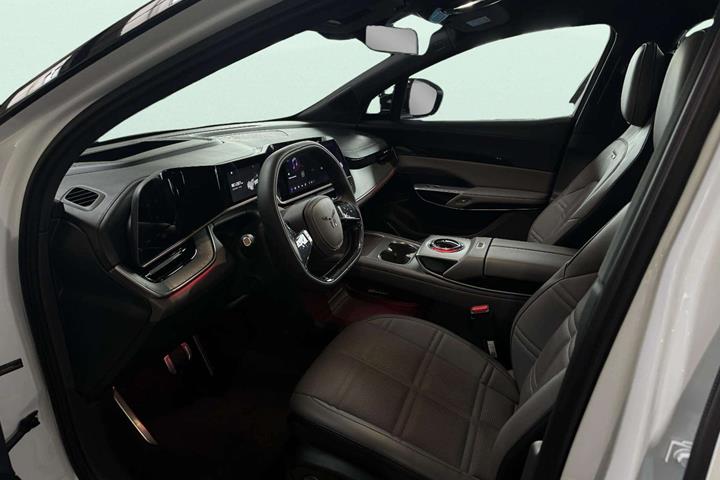 Hvid Hongqi EHS7 fra 2026