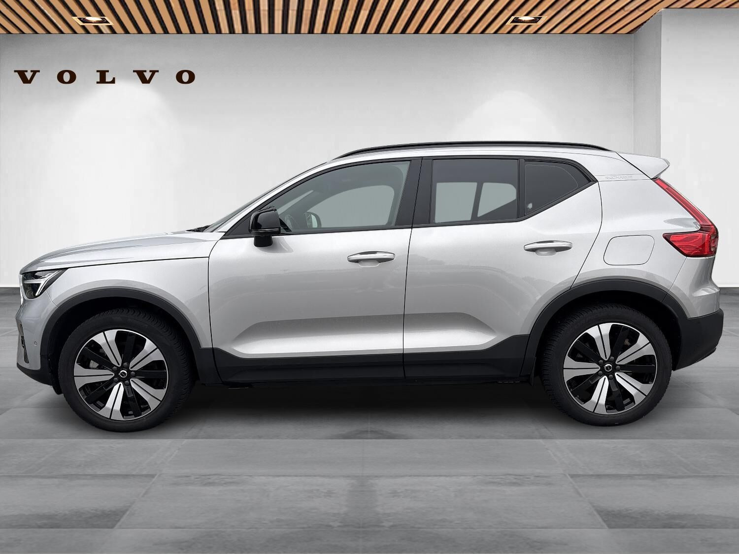 Sølv Volvo XC40 fra 2023
