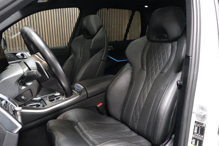 Hvid BMW X5 fra 2023