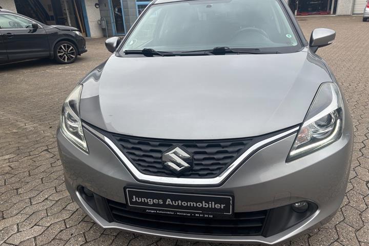 Grå Suzuki Baleno fra 2020
