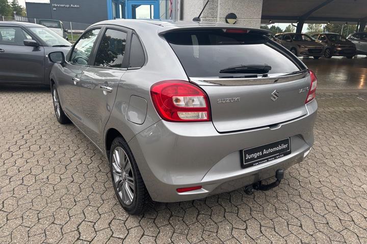 Grå Suzuki Baleno fra 2020