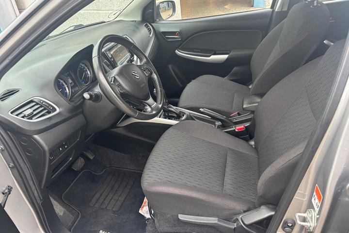 Grå Suzuki Baleno fra 2020