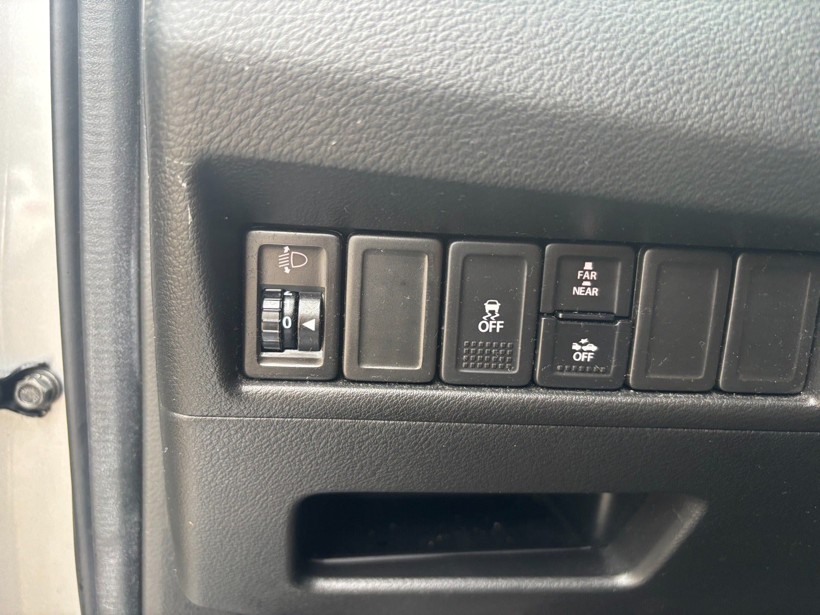 Grå Suzuki Baleno fra 2020