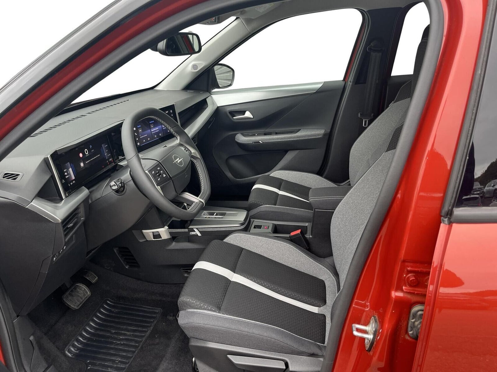 Orange Opel Frontera fra 2025