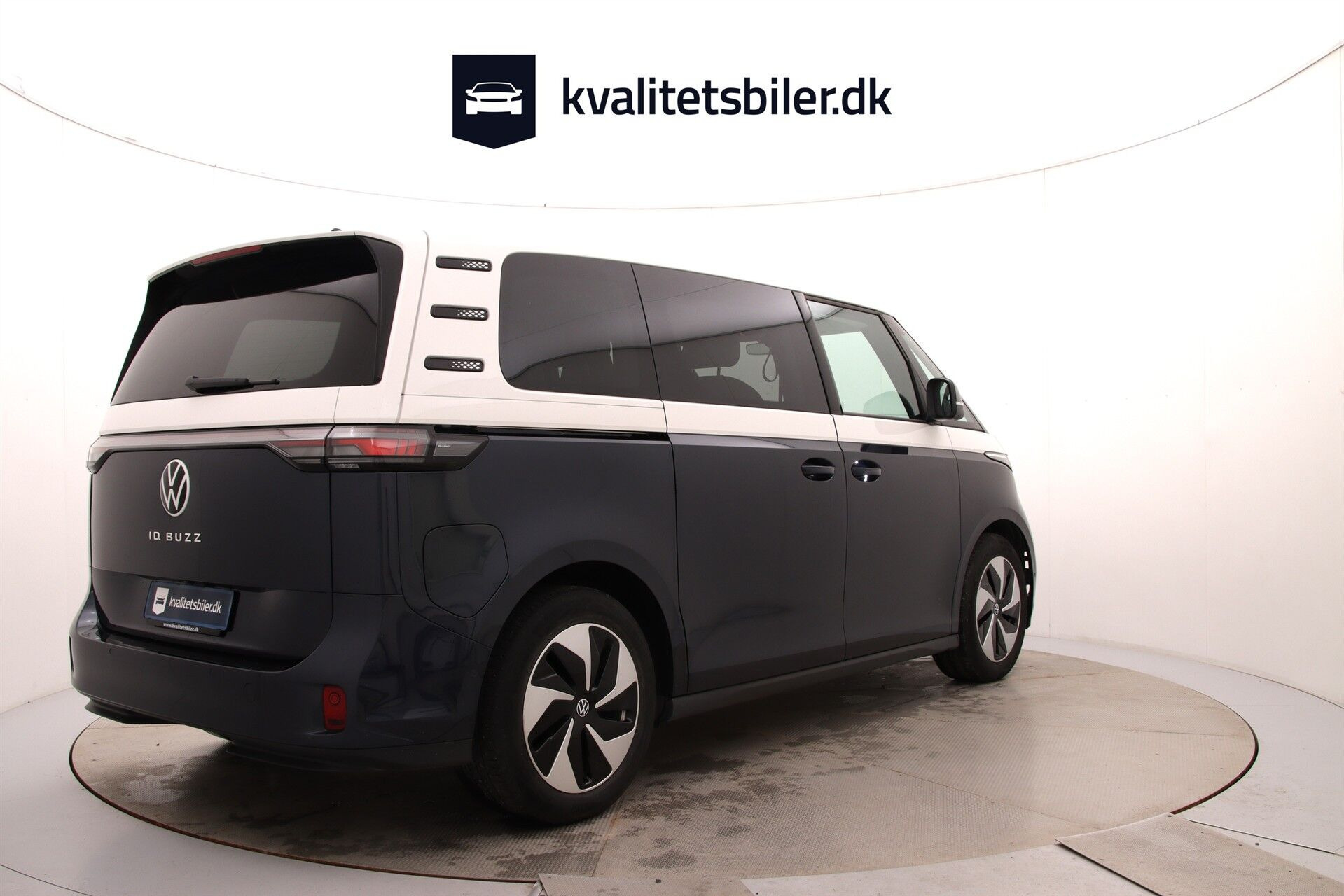 Blå VW ID.Buzz fra 2024