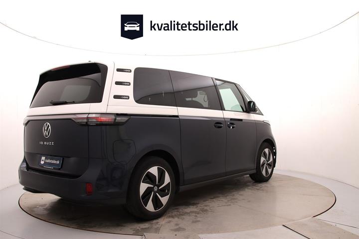 Blå VW ID.Buzz fra 2024