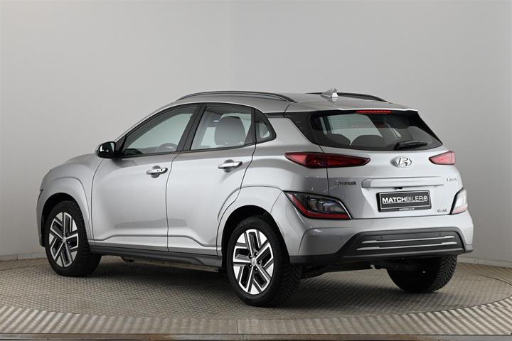 Sølv Hyundai Kona fra 2022