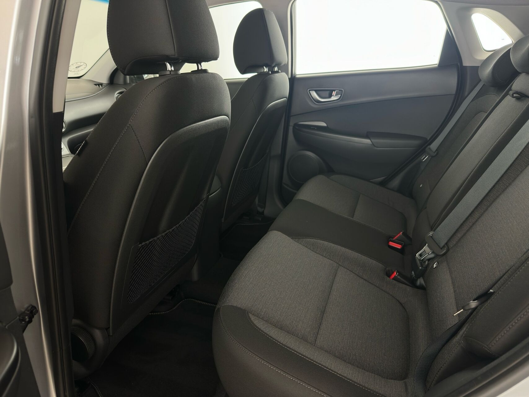 Sølv Hyundai Kona fra 2022