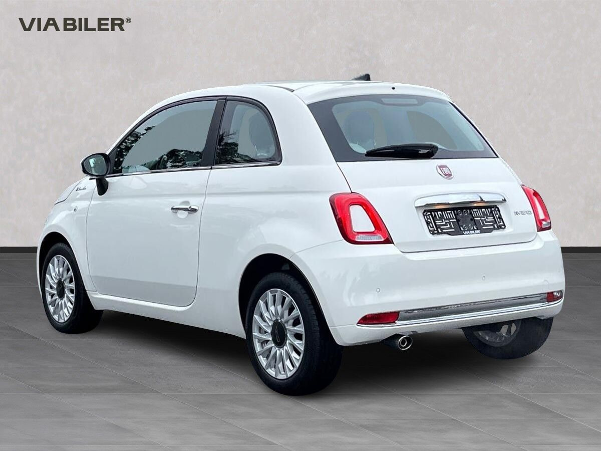 Hvid Fiat 500 fra 2023