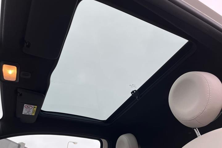 Hvid Fiat 500 fra 2023