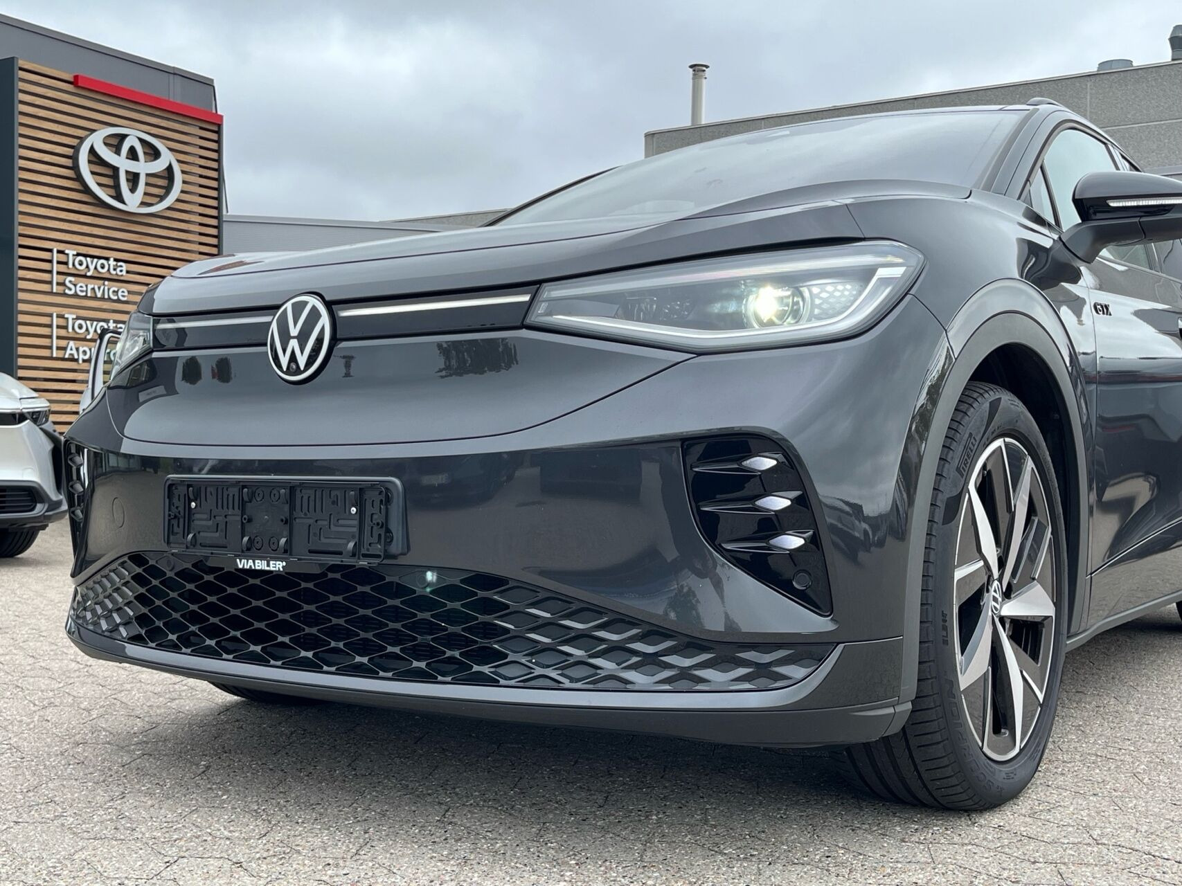 Grå VW ID.4 fra 2023