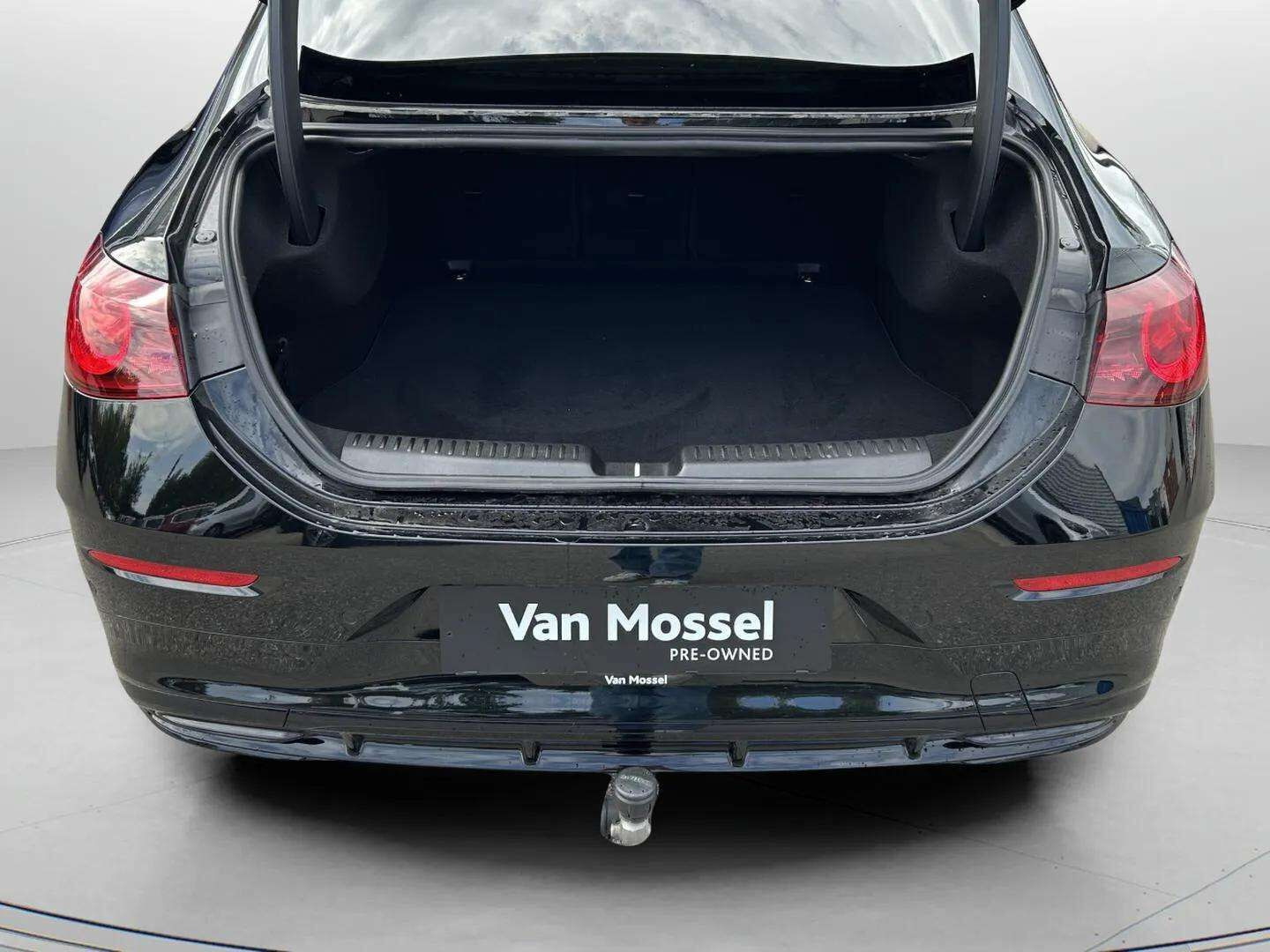 Sort Mercedes CLA250+ fra 2025