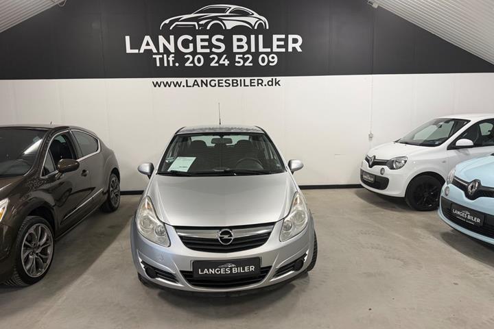 Grå Opel Corsa fra 2007