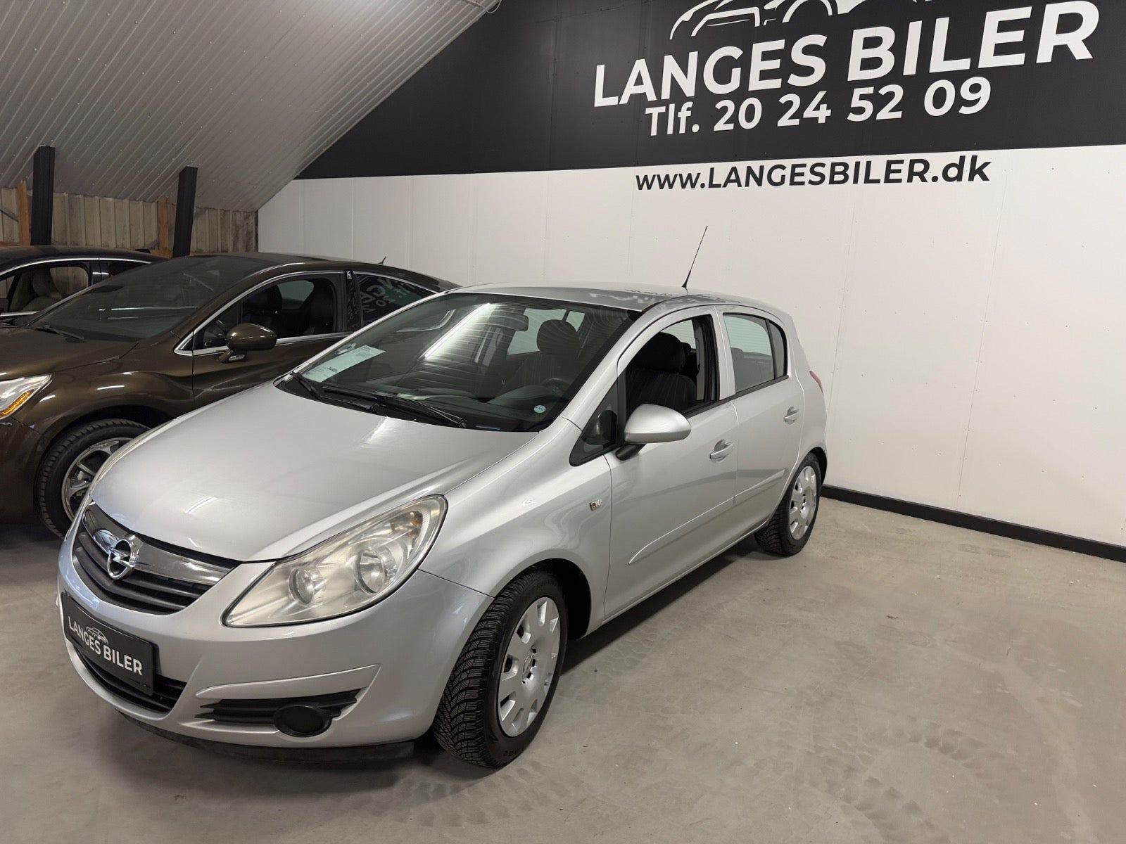 Grå Opel Corsa fra 2007
