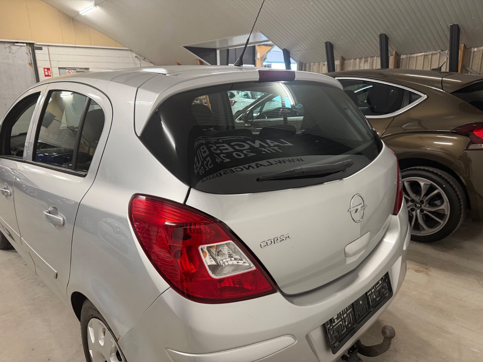 Grå Opel Corsa fra 2007