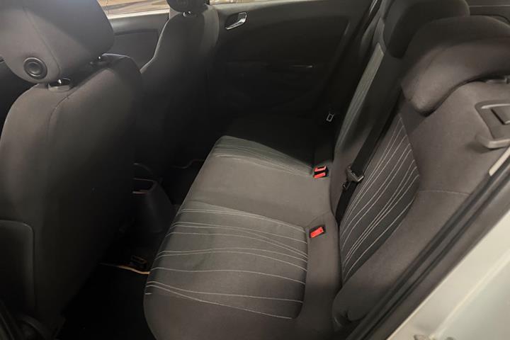 Grå Opel Corsa fra 2007