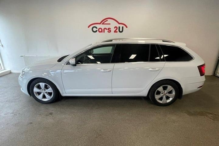 Hvid Skoda Octavia fra 2019
