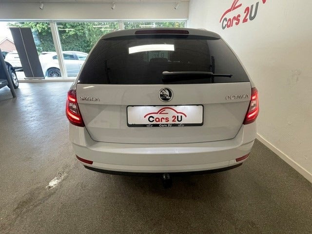 Hvid Skoda Octavia fra 2019