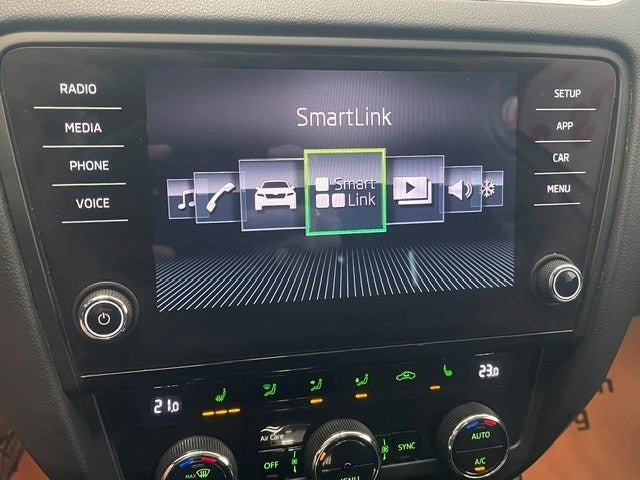Hvid Skoda Octavia fra 2019