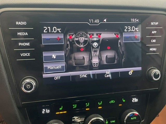 Hvid Skoda Octavia fra 2019