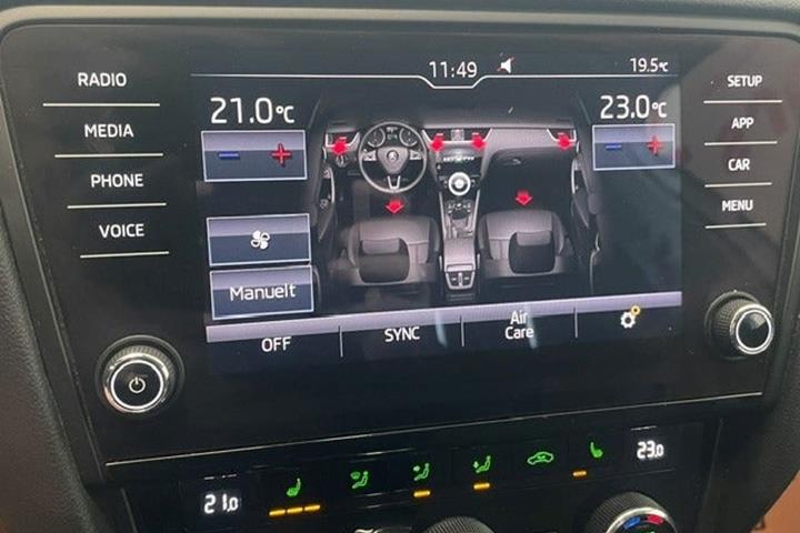 Hvid Skoda Octavia fra 2019