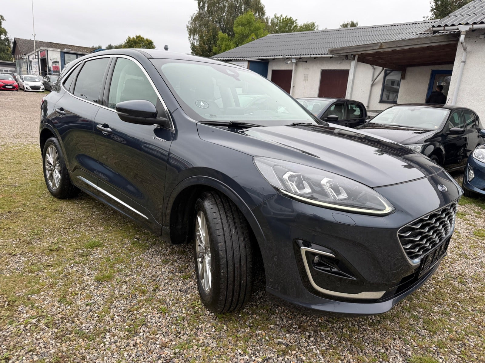 Grå Ford Kuga fra 2020