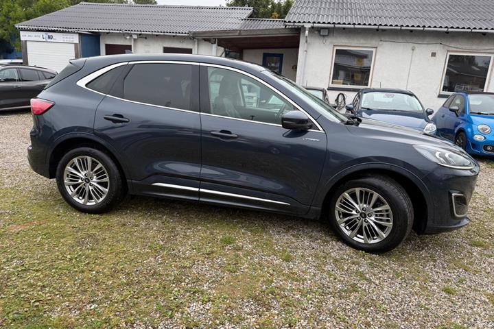 Grå Ford Kuga fra 2020