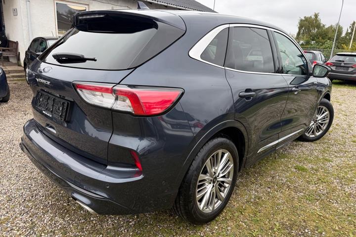Grå Ford Kuga fra 2020
